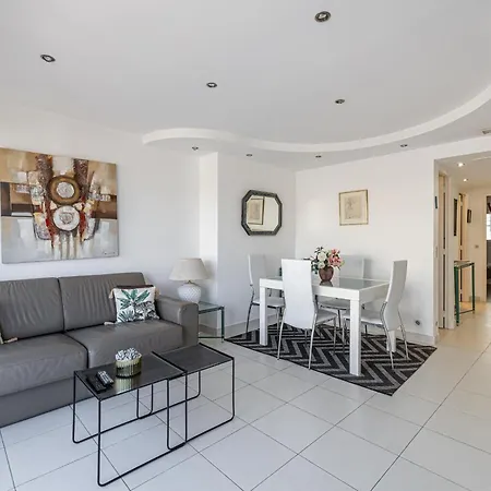 Latour Maubourg 20 By Halldis * Cannes