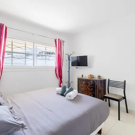 Latour Maubourg 20 By Halldis