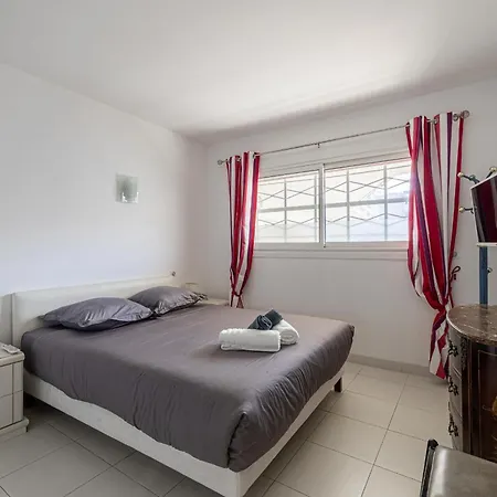 Latour Maubourg 20 By Halldis