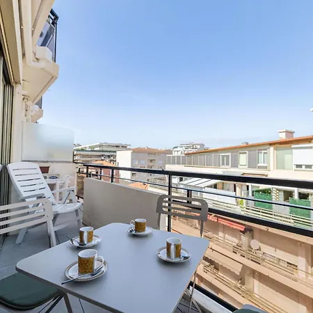 Latour Maubourg 20 By Halldis *